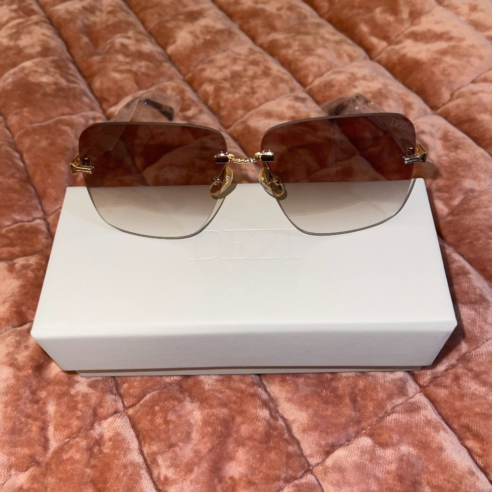 Dezi 2000s Gold Sunglasses